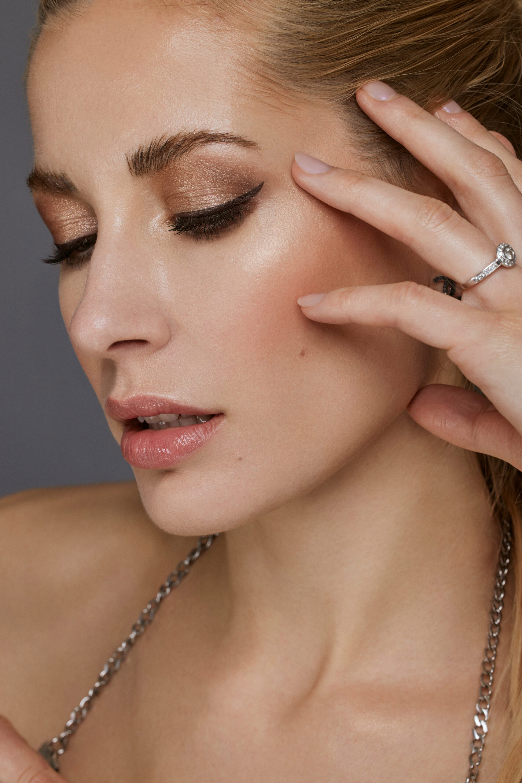 Make up für private Veranstaltungen Düsseldorf Abend-make-up in naturtoenen