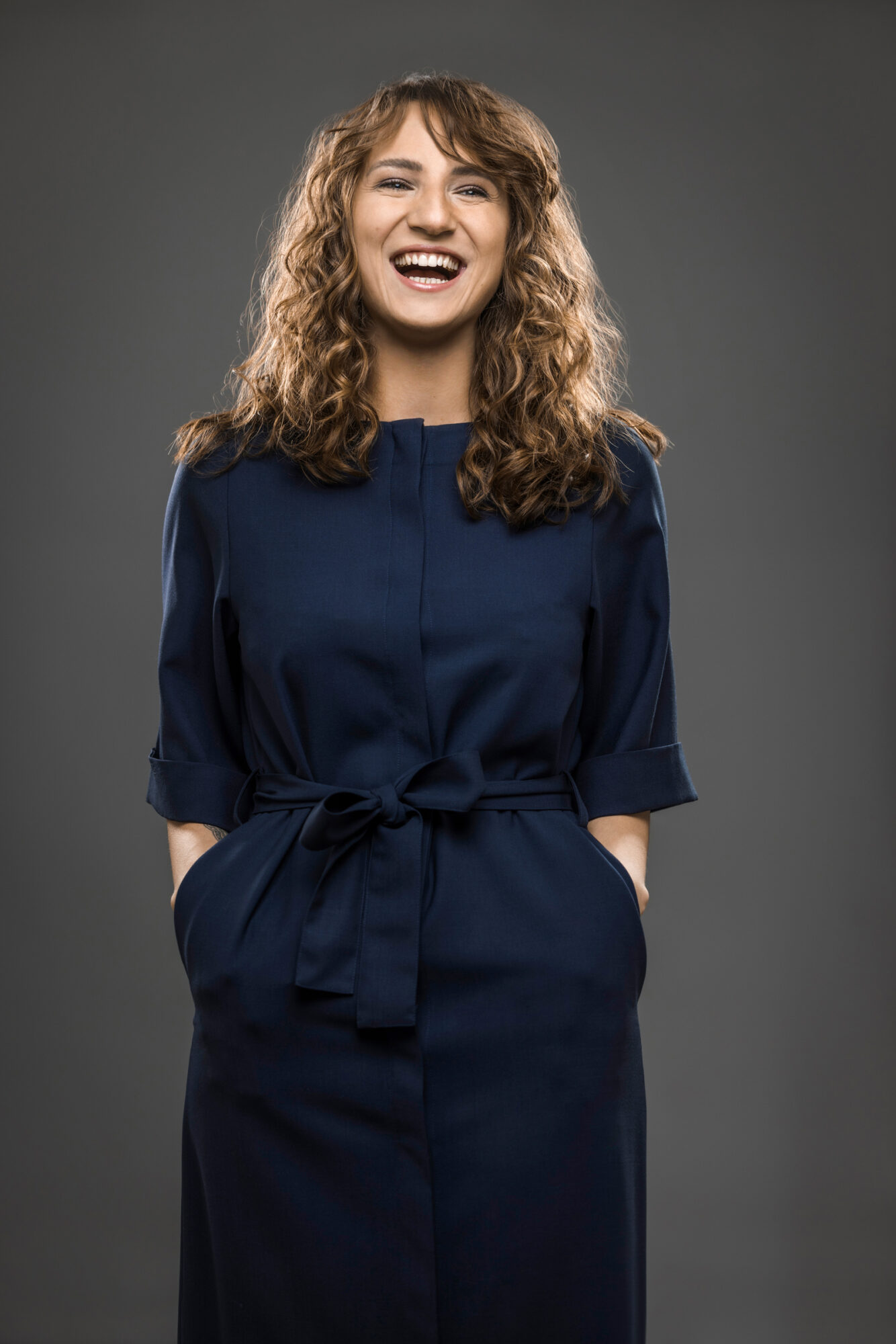 Business Natur-Lockenstyling Lockenstyling: frisches, modernes Imagebild